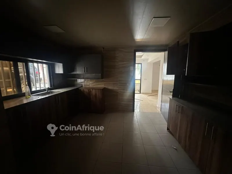 Appartement 4 pièces — Cocody Danga
