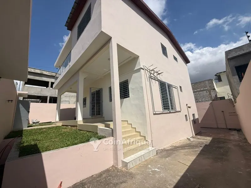 Villa duplex 6 pièces haut standing — Faya cité BNETD