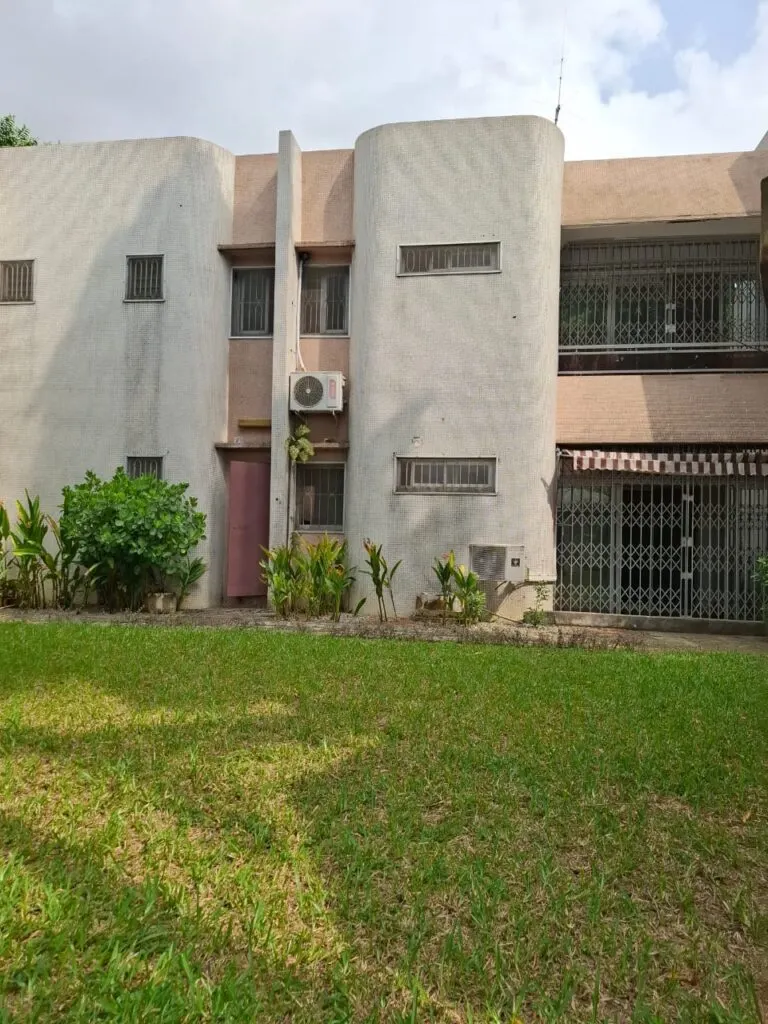 Maison 6 pièces avec piscine — Cocody Vallons