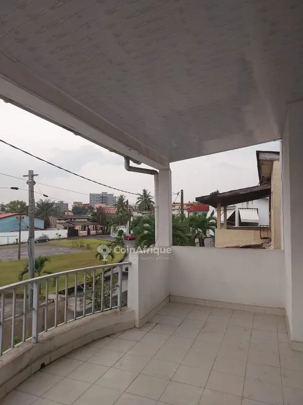 Villa duplex 5 pièces avec garage — Cocody Riviera Palméraie