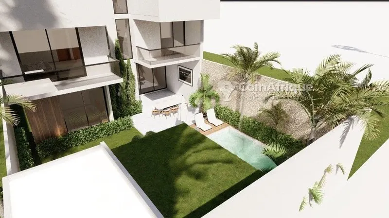 Villa triplex 6 chambres avec piscine — Cocody Djorogobité 1
