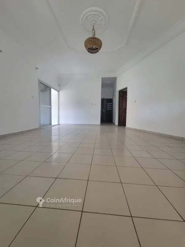 Appartement 3 pièces avec balcon — Riviera 4