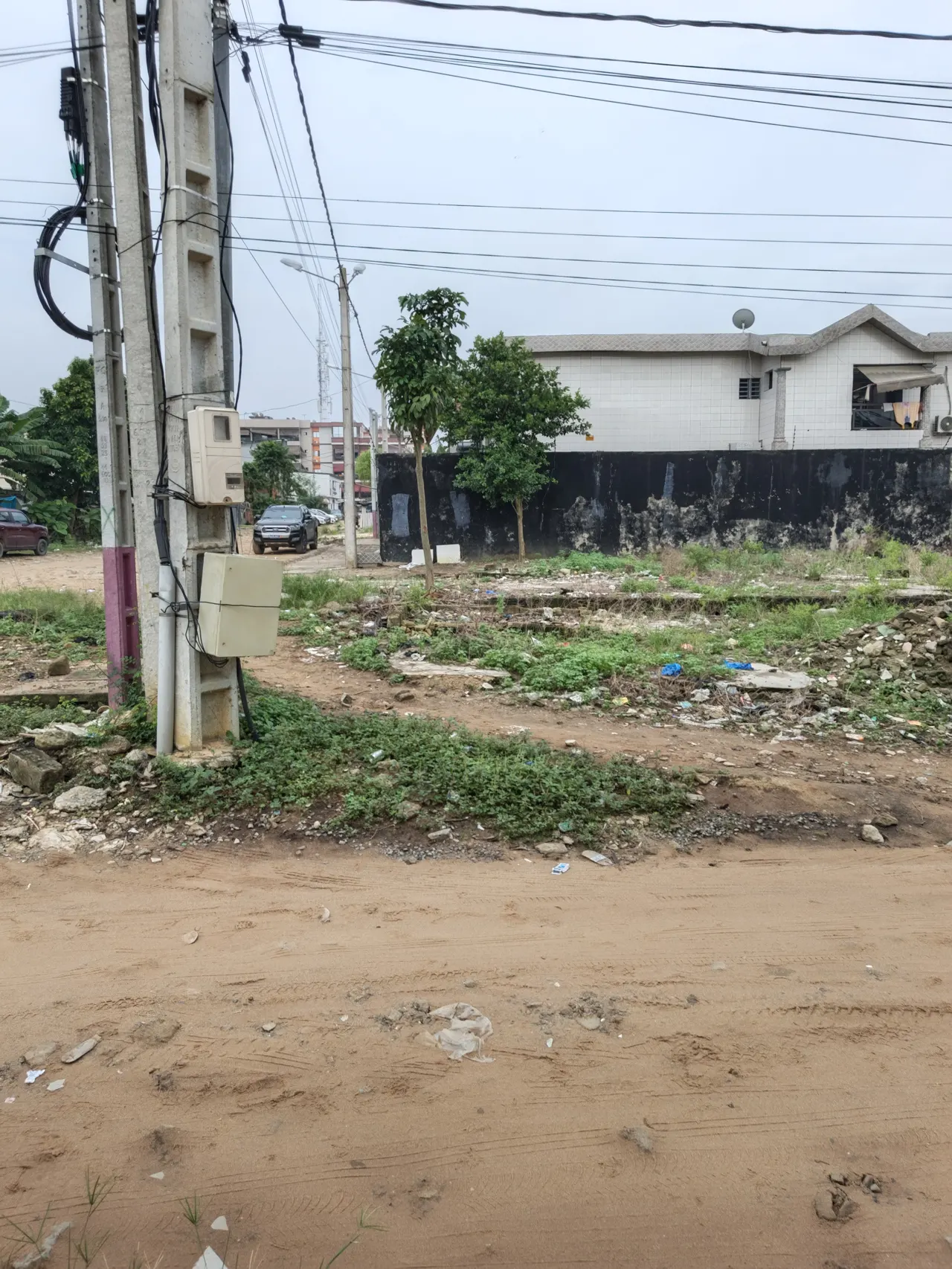 Terrain de 500 m2 à vendre à Cocody entre carrefour gestoci et angre Chu