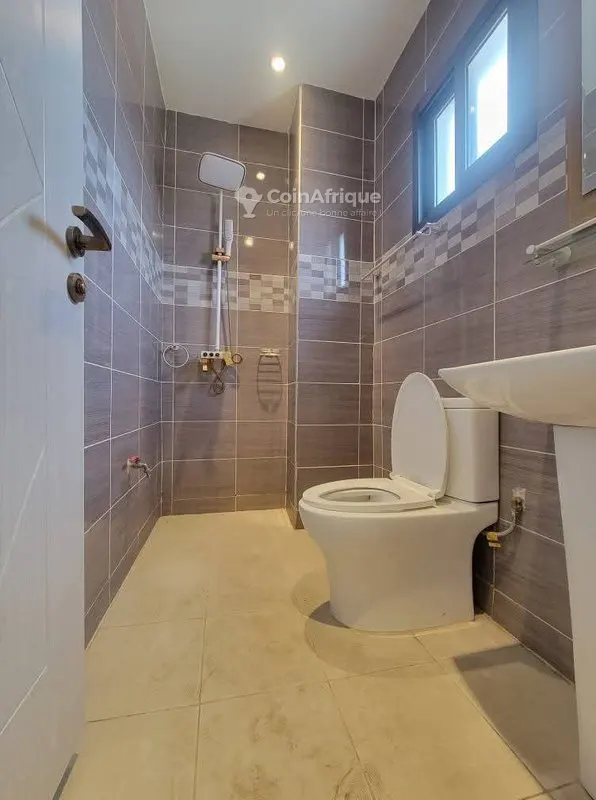 Appartement 4 pièces standing — Cocody Riviera Triangle