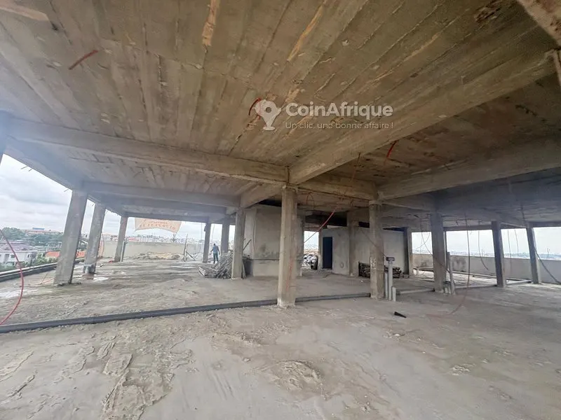 Open space penthouse 900 m² — Cocody Bonoumin