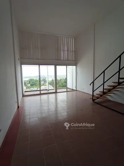 Appartement 2 pièces avec balcon — Le Plateau Longchamp