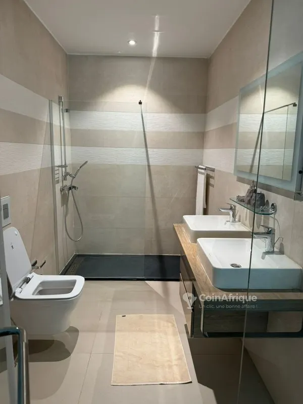 Appartement 4 pièces avec piscine et salle de sport — Riviera M'badon