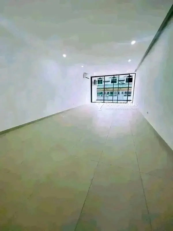 Appartement 4 pièces haut standing — Cocody Angré 8e Tranche