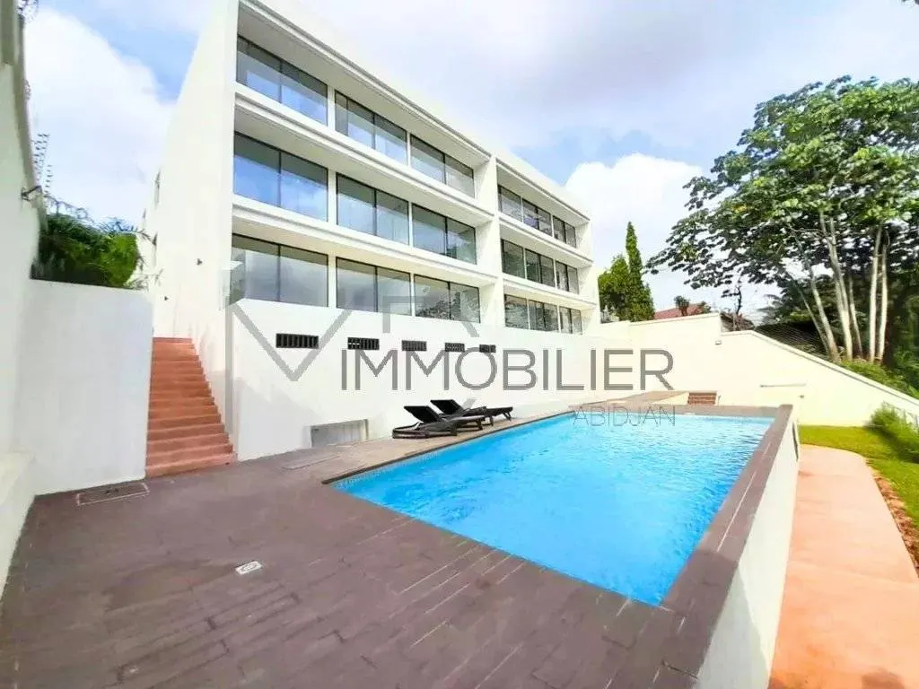 Appartement 4 pièces avec piscine et salle de sport — II Plateaux Vallons