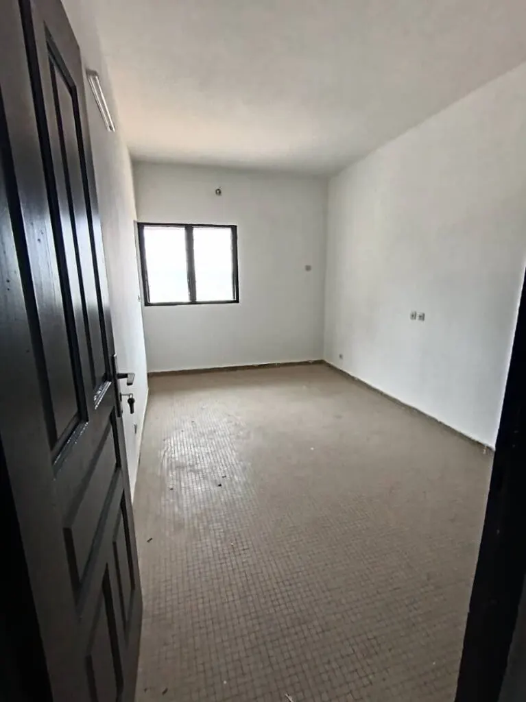 Appartement 4 pièces — Yopougon
