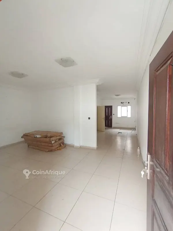 Appartement-duplex 5 pièces avec terrasses — Cocody 2 Plateaux