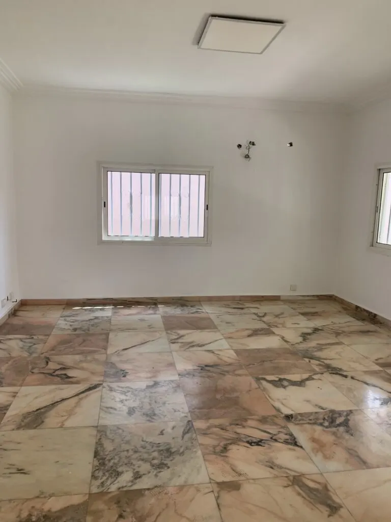 Maison 6 pièces 4 chambres avec jardin et parking — Abatta Cocody