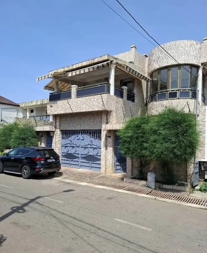 Grand-bassam Location villa 7 pièces rosier programme 4