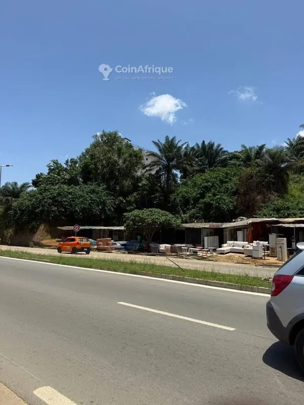 Terrain commercial 542 m² — Cocody Angré Nouveau CHU