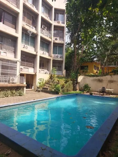 Appartement 3 pièces avec piscine — Cocody Canébière