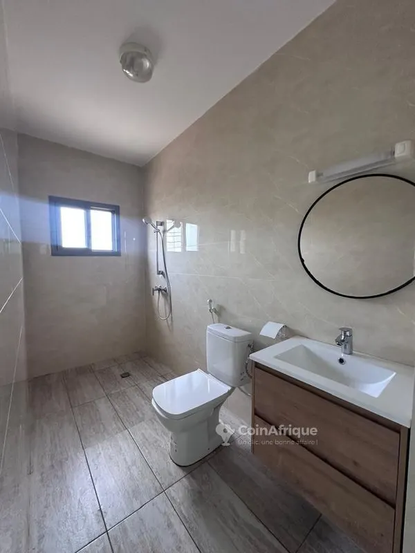 Appartement 4 pièces sécurisé avec piscine — Riviera 04 M'badon