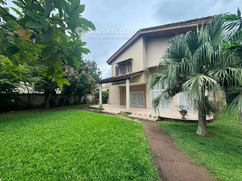 Location villas 7 pièces - Cocody