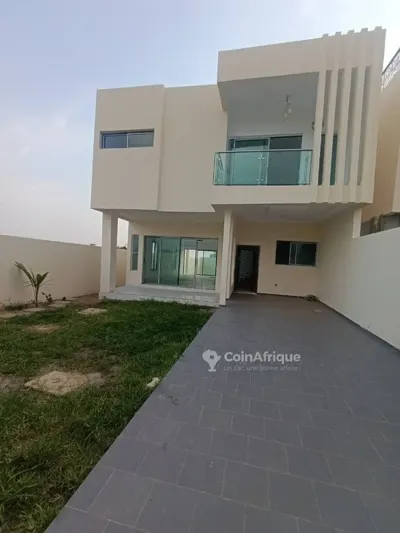 Villa duplex 6 pièces avec vue lagunaire — Bingerville Ana Gbantchui