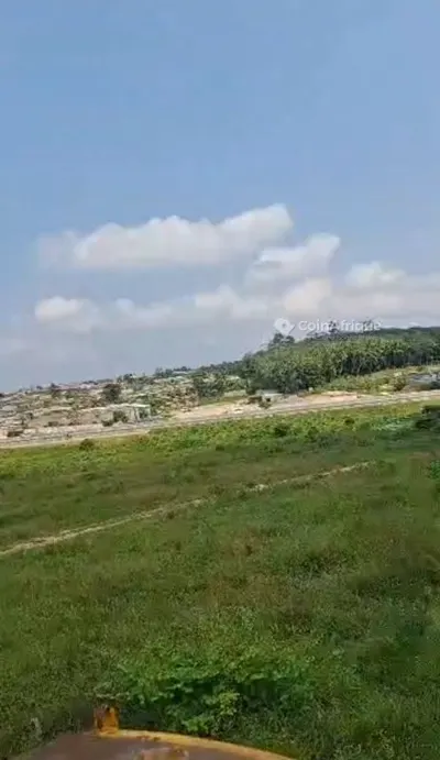 Terrain 400 m² — Ebimpé