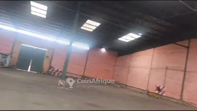 Entrepôts 2000-4000 m² à louer — Treichville Zone Portuaire