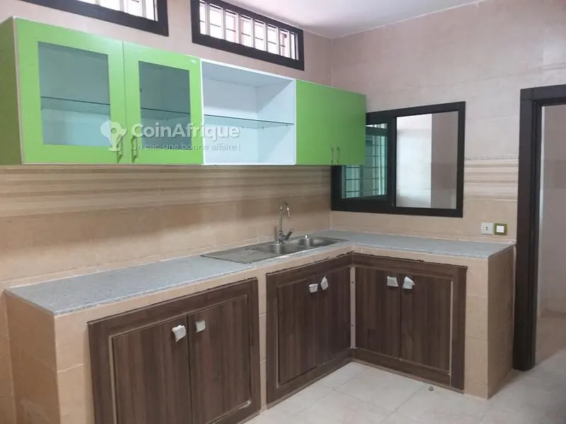Appartement 3 pièces avec terrasse — Plateau 2e Tranche