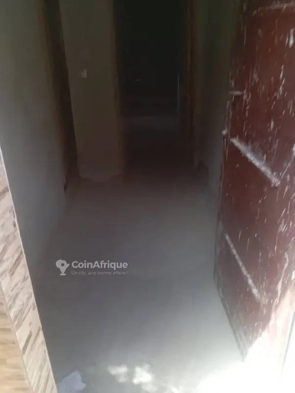 Villa 4 pièces en travaux avancés — Yopougon Niangon