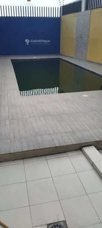 Villa duplex 5 pièces avec piscine — Côte Mugef