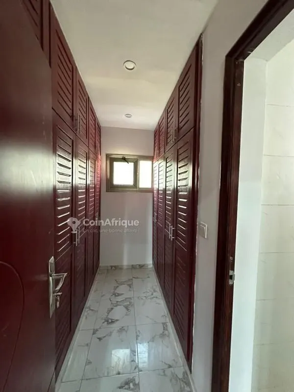 Villa duplex 6 pièces avec dépendance autonome — Cocody Riviera 3