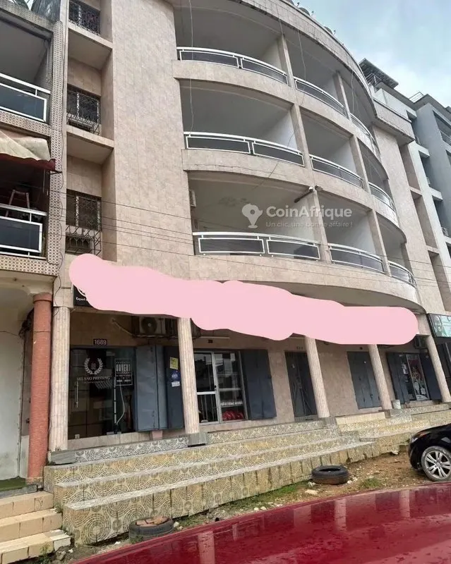 Immeuble R+3 jumelé avec rendement locatif — Cocody Riviera Palmeraie