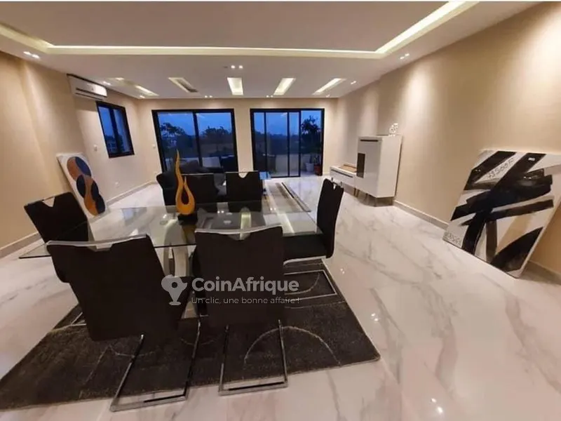 Appartement 4 pièces avec piscine — Cocody Danga
