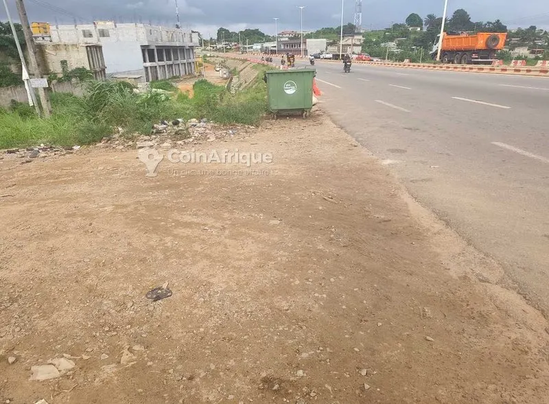 Terrain 448 m² — Songon