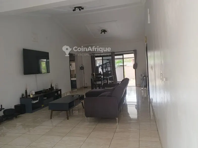 Villa basse 4 pièces avec piscine — 2-Plateaux Perle Versant-2