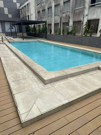 Appartement 3 pièces avec piscine et salle de sport — Le Plateau