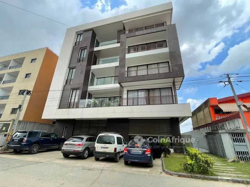 Appartement 4 pièces avec piscine — II Plateaux 7e Tranche