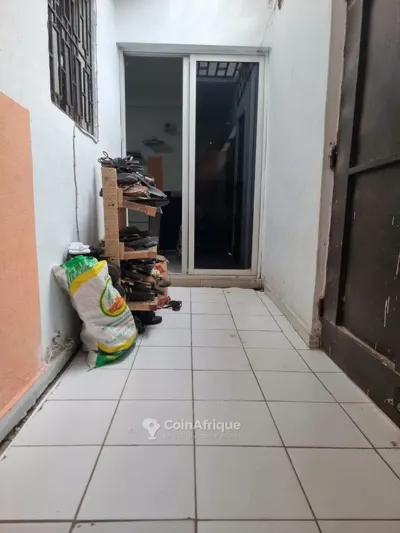 Villa duplex 7 pièces avec dalle couverte — Yopougon