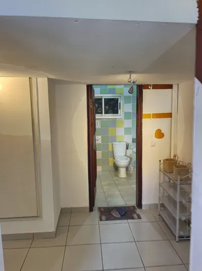 Studio meublé avec connexion Wi-Fi — Abidjan