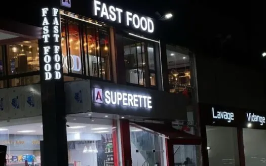 Restaurant fast-food et supérette à céder avec équipement — Akouédo Riviera
