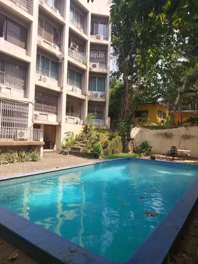 Appartement 3 pièces avec piscine — Cocody Canébière