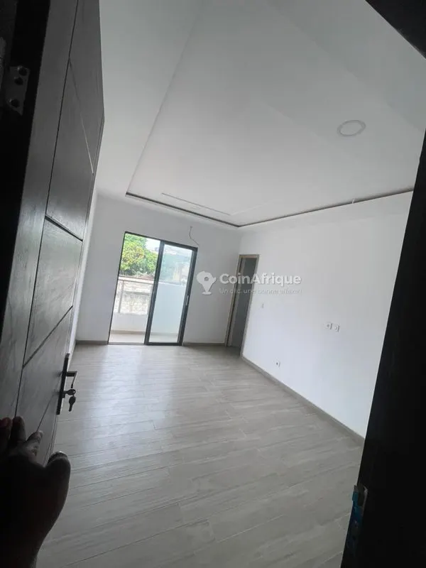 Appartement de 3 pièces à louer — Faya Lauriers