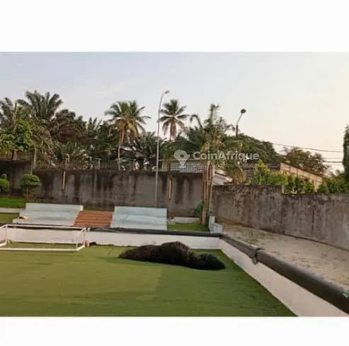 Villa duplex 10 pièces avec piscine — Cocody Sodefor