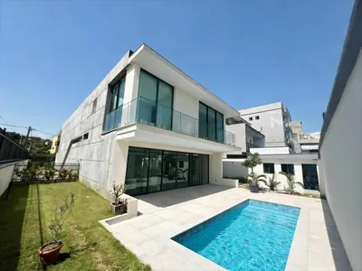Duplex 8 pièces 4 chambres avec piscine — Abatta Résidentiel Cocody