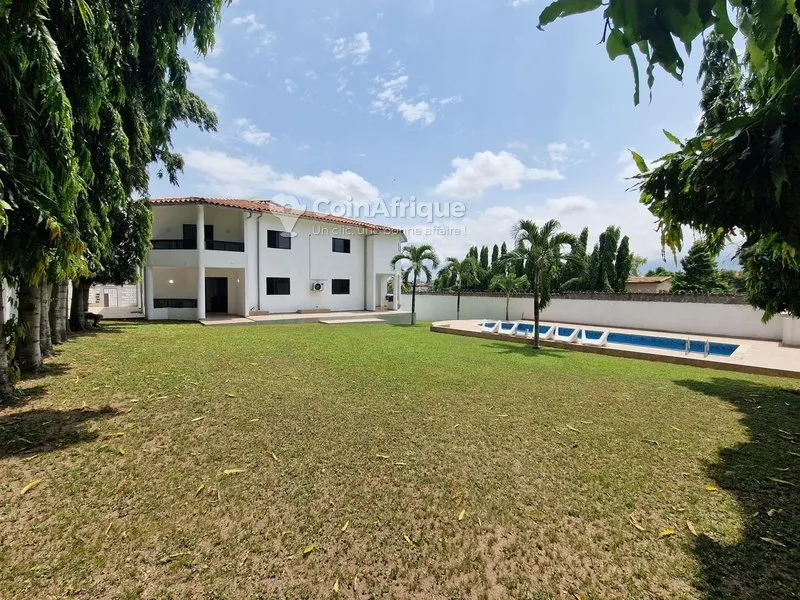 Villa duplex 10 pièces avec piscine — Riviera Palmeraie
