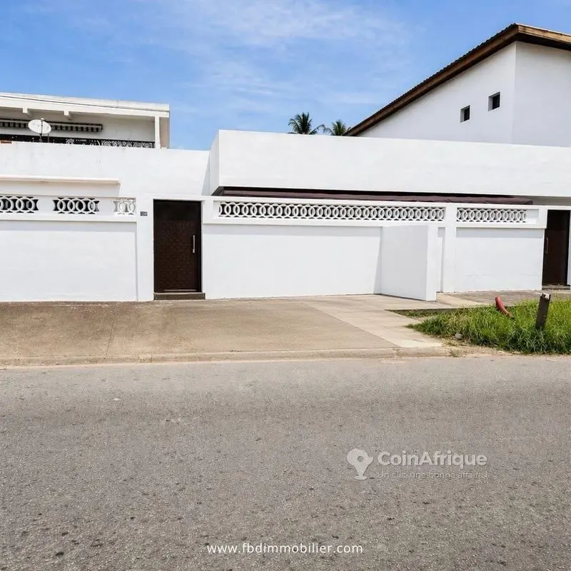 Location bureaux et commerces 200 m2 - Cocody Vallon