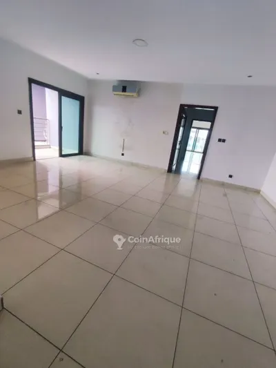 Appartement 3 pièces standing — Cocody Angré
