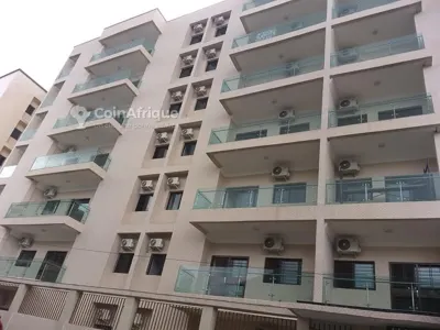 Appartement 3 pièces avec terrasse — Plateau 2e Tranche