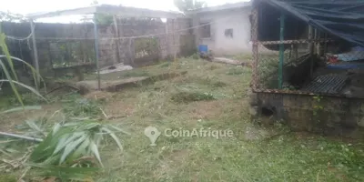 Terrain 570 m² avec appartement 3 pièces — Bingerville