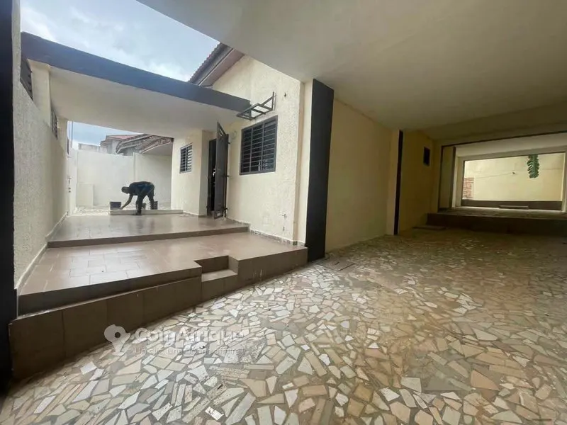 Villa duplex 5 pièces — Cocody Riviera Palmeraie