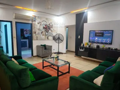 Appartement meublé 3 chambres salon — Yopougon