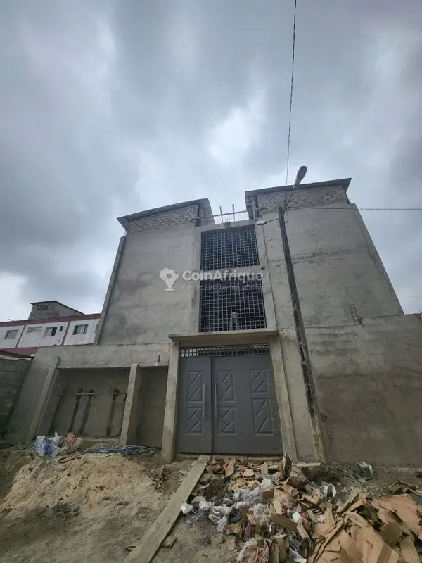 Vente appartement 2 piece à vendre situé à Cocody rivera Palmeraie saint viateur