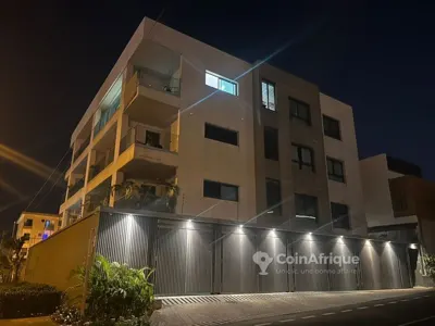 Appartement 4 pièces avec piscine et salle de sport — Riviera M'badon